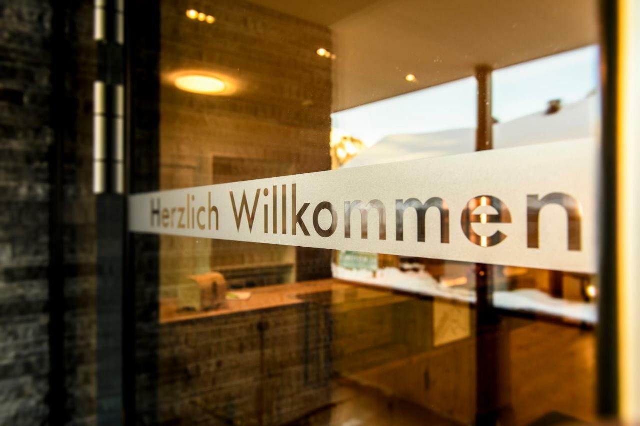 Almstueble Bergfrieden Hotel ดามุลส์ ภายนอก รูปภาพ
